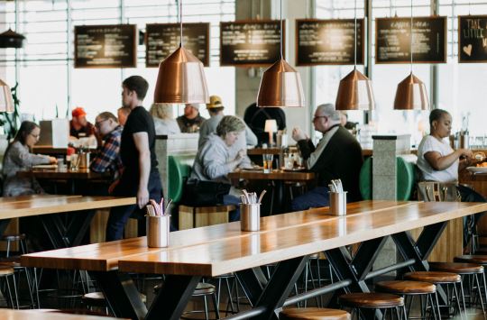 How green is it to eat at a restaurant?